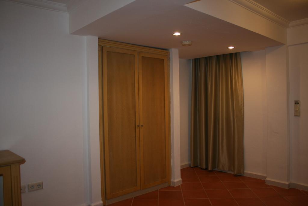 Sunshine Hotel